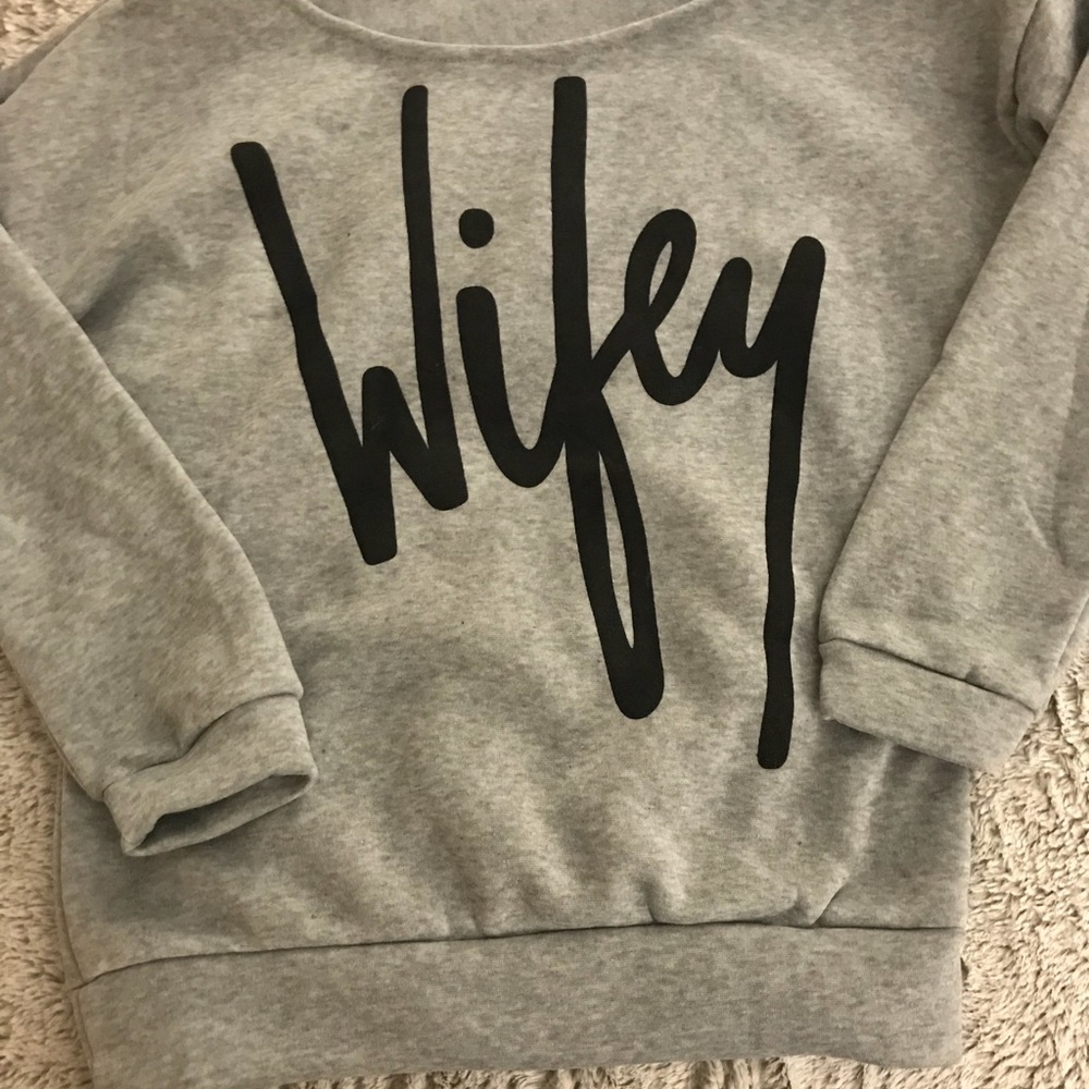 Sweatshirt - Picture 2 of 3